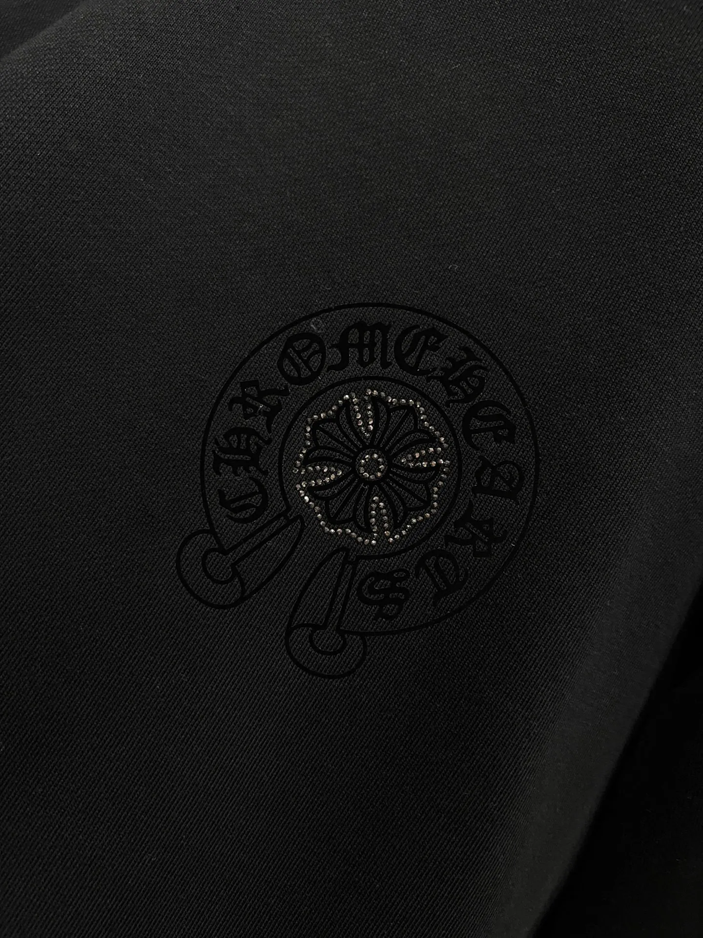 🅿️260 CH Crow 2025 autumn and winter new round neck long-sleeved sweatshirt Ten horseshoe Sanskrit characters Middle Eastern and Australian diamonds + flocking design technology The real thing is great🔥Same style for men and women Loose version Size S M L XL XXL Five sizes black white